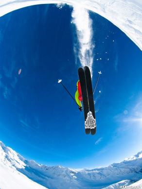 Ski_freeride_Morgan_Sauerwald_fly Photo: Julien Gaidet